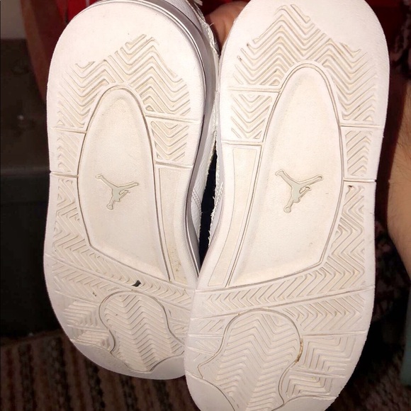 Jordan 4 pure platinum - Picture 4 of 6